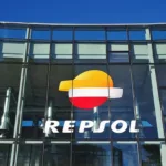 Repsol triplica su beneficio ajustado y amplía a 500 millones la recompra de acciones