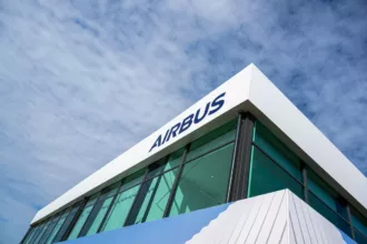 Airbus aumenta un 54 % su beneficio operativo trimestral y confirma sus objetivos