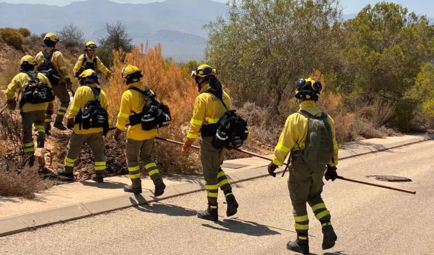 Almería: El luto se desplaza al laboratorio tras el control del incendio