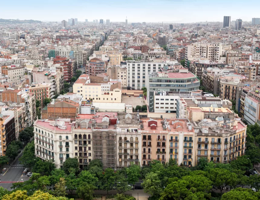 España alcanza 22,8 millones de ocupados y Cataluña lidera la creación de empleo