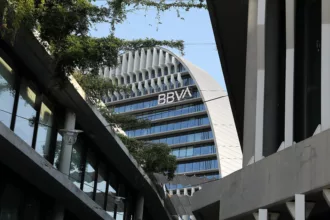 BBVA gana 6.051 millones de euros y lanza una recompra de acciones de 2.000 millones