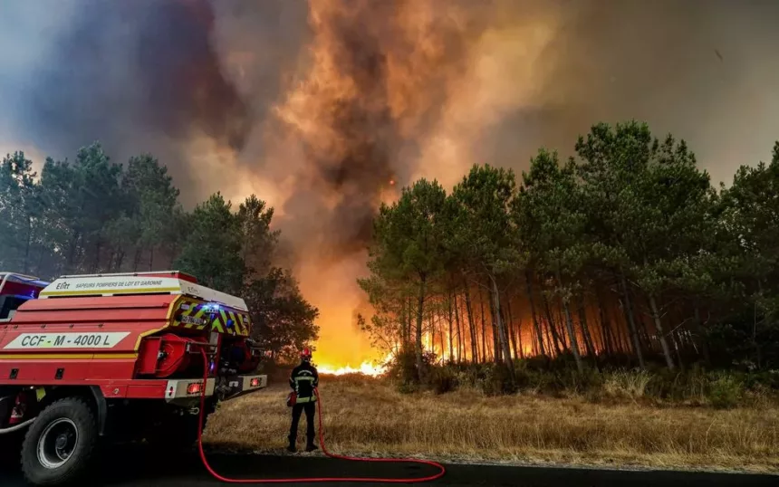Francia moviliza al Ejército ante unos incendios históricos: más de 22.000 hectáreas calcinadas y 141.000 evacuados