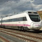 El fuego corta los trenes al sur de Burdeos mientras Renfe activa autobuses en Gipuzkoa