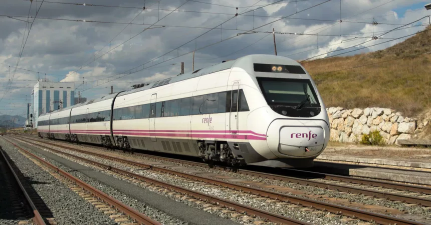 El fuego corta los trenes al sur de Burdeos mientras Renfe activa autobuses en Gipuzkoa