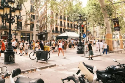 El turismo de compras aportó 11.317 millones de euros a la economía española en 2025