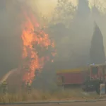 El cambio de viento reactiva el incendio en Les Aspres: 4.649 hectáreas quemadas y 10.000 evacuados