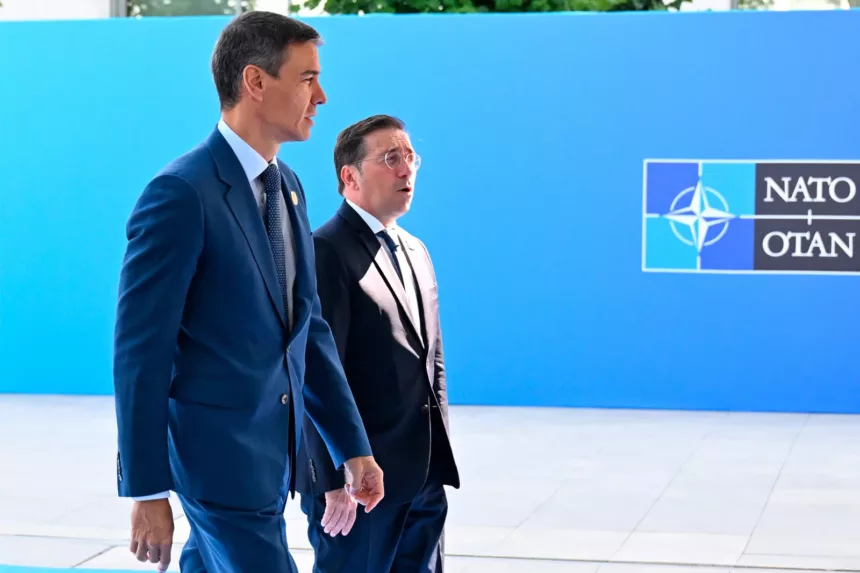 Sánchez ante el espejo de Starmer