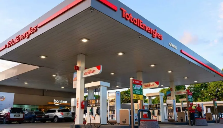 TotalEnergies eleva un 67% su beneficio trimestral impulsado por el petróleo y el refino