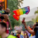 Miles de personas recorren Barcelona en la manifestación del Pride con amplia representación institucional