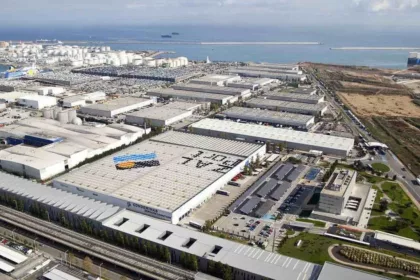 El Puerto de Barcelona busca suelo