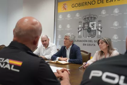 Ceuta: Marlaska cifra en 5.000 los migrantes presentes y anuncia nuevos refuerzos