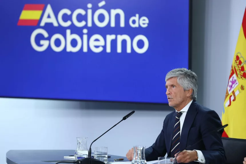 Ceuta : les versions divergentes sur le CNI relancent la question d’un échec du gouvernement