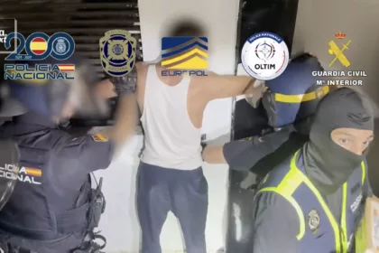 🔴 VIDEO | Guardia Civil y Europol desmantelan una de las mayores redes de tráfico marítimo de personas del Mediterráneo