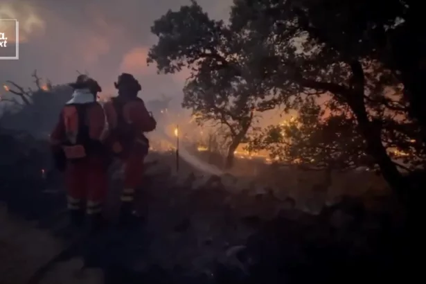 Incendio de Riglos: el fuego alcanza 8.000 hectáreas y entra en San Juan de la Peña