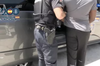 🔴 VIDEO | Bajo máxima seguridad: trasladado a España el detenido vinculado a la fuga de Mohamed Amra