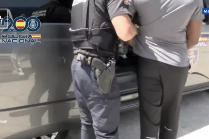🔴 VIDEO | Bajo máxima seguridad: trasladado a España el detenido vinculado a la fuga de Mohamed Amra