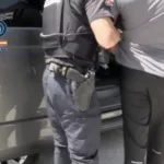 🔴 VIDÉO | Sous haute sécurité, le détenu lié à la fuite de Mohamed Amra transféré vers l’Espagne