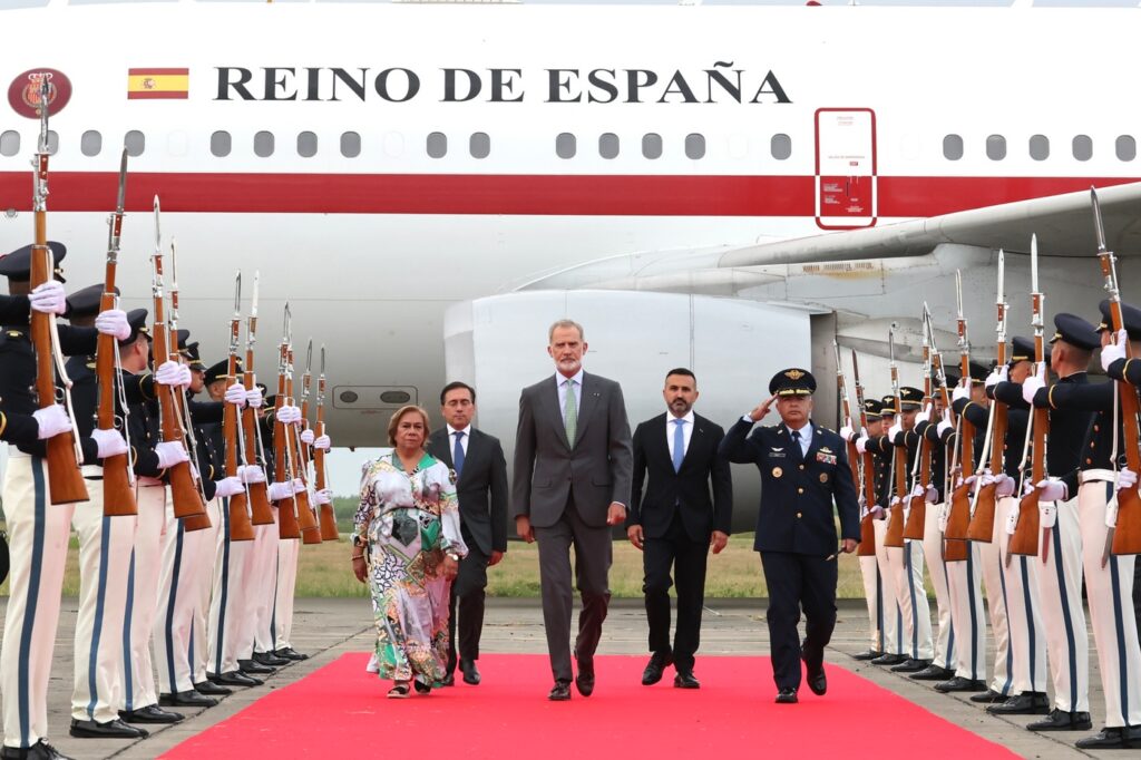 19:00 NOTICIAS | España e Italia elevan la tensión por Schengen, Europol golpea al tráfico de personas y Felipe VI viaja a Colombia