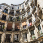 Moins de garages, plus de logements : Barcelone change les règles du stationnement