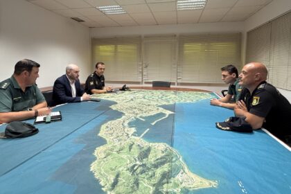 Ceuta transfère des migrants vers deux sites temporaires offrant 1 800 places