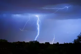 Orages violents : Perpignan passe en vigilance orange tandis que 25 comarques catalanes sont en alerte