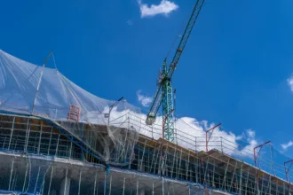 La producción de la construcción cae un 12,7 % en España y la edificación retrocede un 42 %