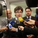 Puigdemont sigue bajo orden de detención por la malversación del 1-O