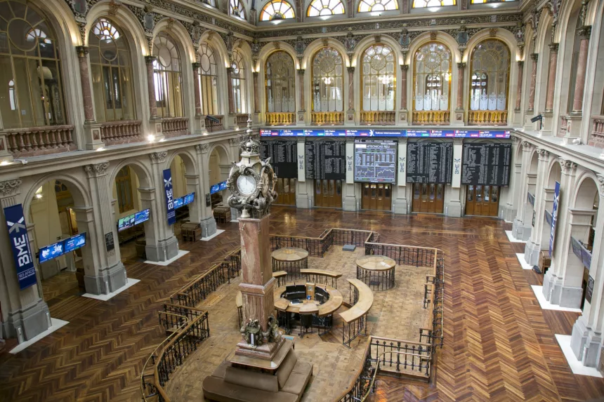 ECO BOLSA | El petróleo y la confianza europea medirán el rebote del Ibex y el CAC 40