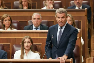 Feijóo califica de «descorazonador» el desahucio de Maricarmen y carga contra el Gobierno por la vivienda