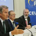 Feijóo lleva la crisis de Ceuta a Europa y reclama acelerar los retornos