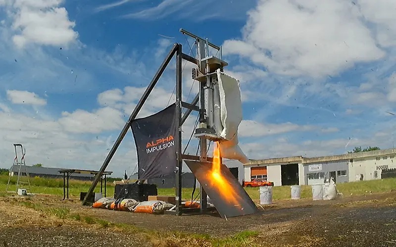 Alpha Impulsion équipe à Toulouse son moteur-fusée « autophage » d’une avionique écossaise