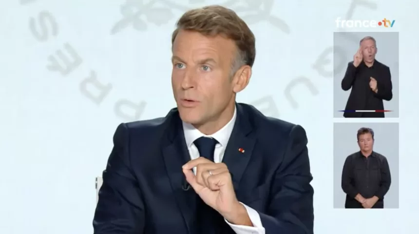 Macron alerta sobre Rusia y no excluye actuar sobre los impuestos a los carburantes
