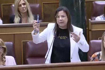 Análisis | El caso Ana Vázquez: ¿qué límites tienen los diputados dentro del Congreso?