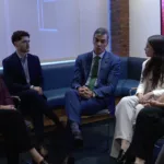 Sánchez afronta en Harvard preguntas sobre corrupción, Pegasus y Zapatero
