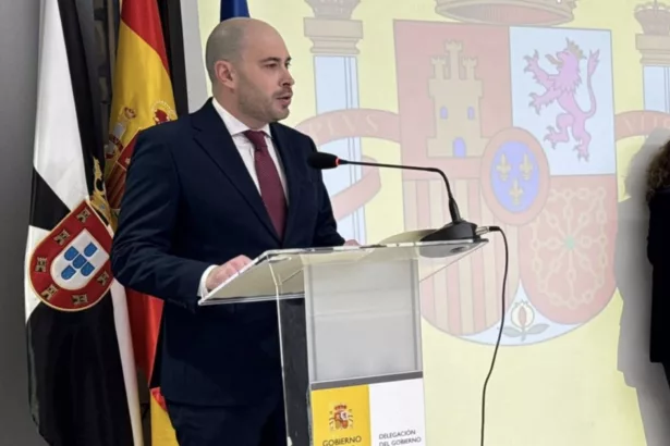 El Gobierno prepara el relevo de Miguel Ángel Pérez Triano como delegado en Ceuta