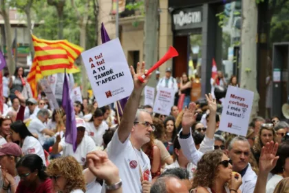 Los médicos convocan una huelga indefinida desde el 28 de octubre contra el Estatuto Marco