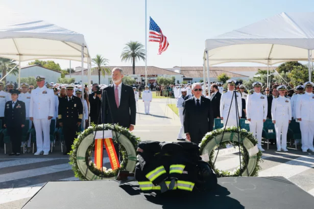 Felipe VI conmemora en Rota los 25 años del 11-S junto a militares españoles y estadounidenses
