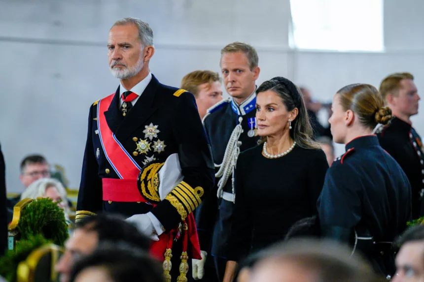 Felipe VI y Letizia acompañan a Noruega en el último adiós al rey Harald V