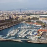 Las tiendas de alimentación asequible de Barcelona inquietan al comercio de proximidad