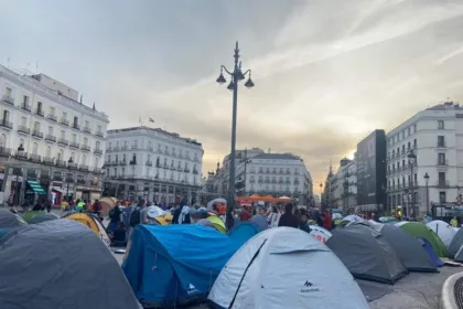 Caso Maricarmen: 500 personas acampan en la Puerta del Sol para exigir un decreto contra los desahucios