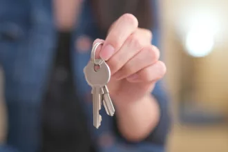 Vivienda: deducción del 100% al alquiler y 50.000 euros para primera casa