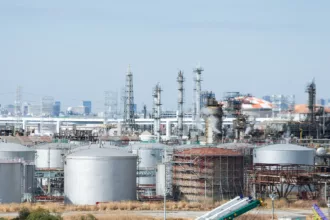 El crudo OPEP salta a 123 dólares y amplía la tensión energética