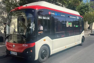 Barcelona estrena su primer Bus de Barri 100% eléctrico