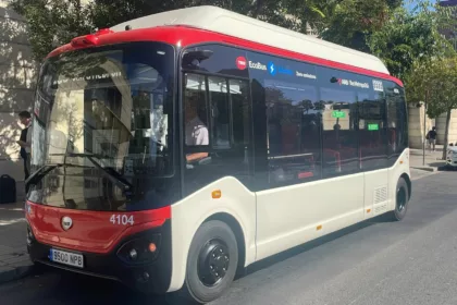 Barcelona estrena su primer Bus de Barri 100% eléctrico