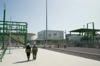 La Generalitat inyecta 76 millones en la transformación verde de la refinería de bp en Castelló