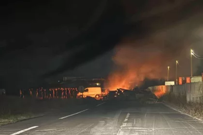 Francia: Los pescadores mantienen los bloqueos: «35 céntimos no son suficientes»