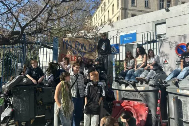 Huelga en Francia: profesores movilizados y bloqueos de institutos este martes