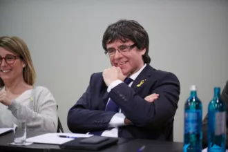 El Constitucional avala amnistiar la malversación del procés y abre la vía al regreso de Puigdemont