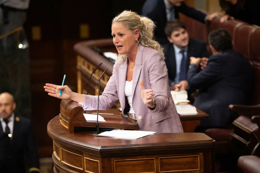 Montse Mínguez dimite del PSOE por la polémica de los pisos de su pareja