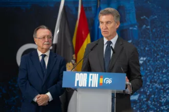 Feijóo pedirá a la Junta Electoral más garantías para el voto por correo y cuestiona a la dirección de Correos